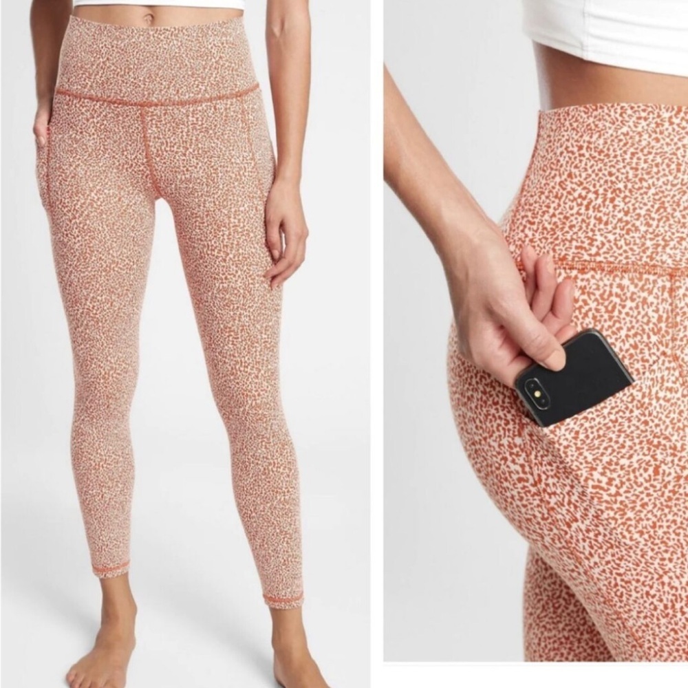 Athleta salutation stash II Texture Tight leggings in size S